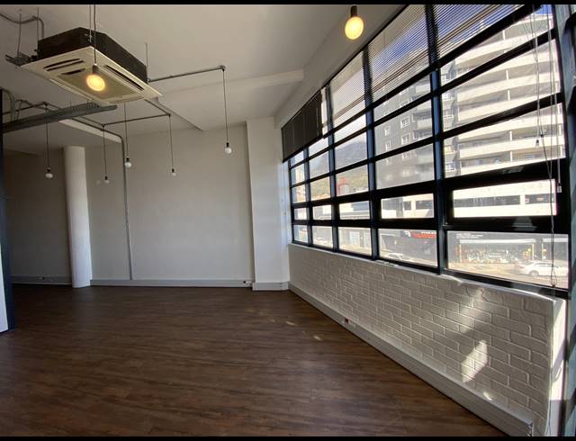 100M² OFFICE TO LET IN SALT RIVER